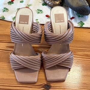 Dolce Vita Women's Taupe Strappy Sandals